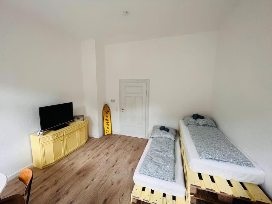 קרלסרוהה Kuenstlerisches Apartment מראה חיצוני תמונה