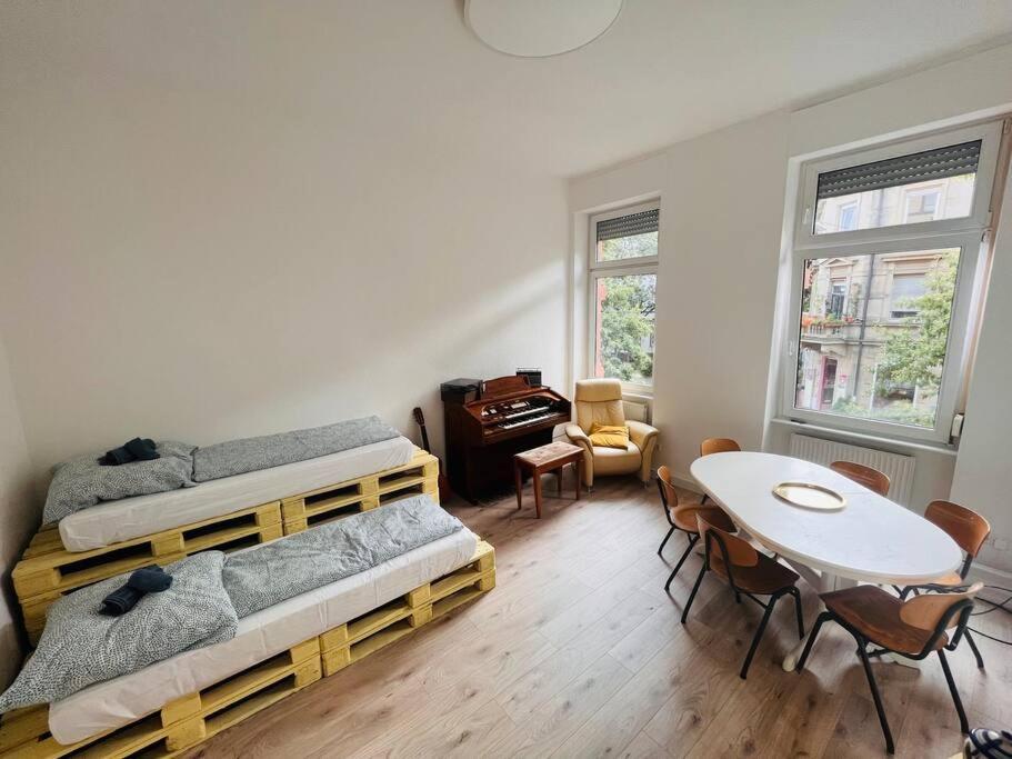 קרלסרוהה Kuenstlerisches Apartment מראה חיצוני תמונה